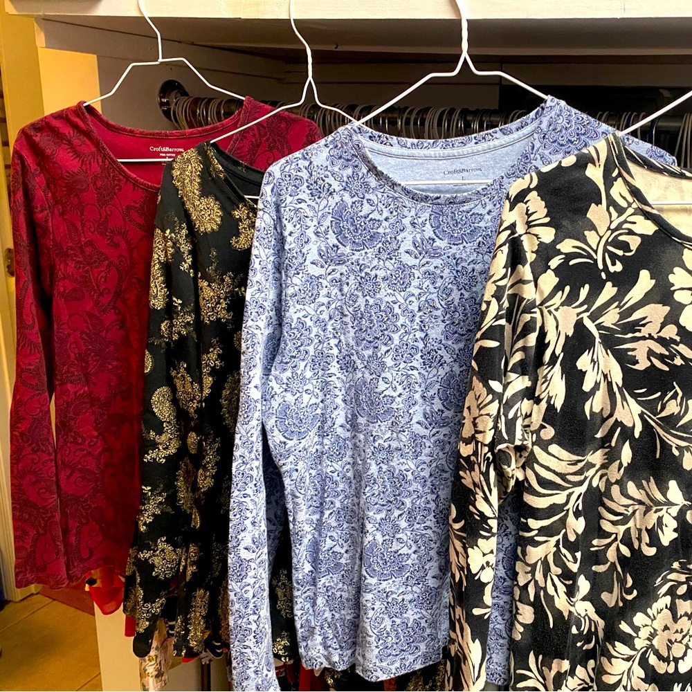 Set of 4 Croft&Barrow tops, size large. Very good condition.